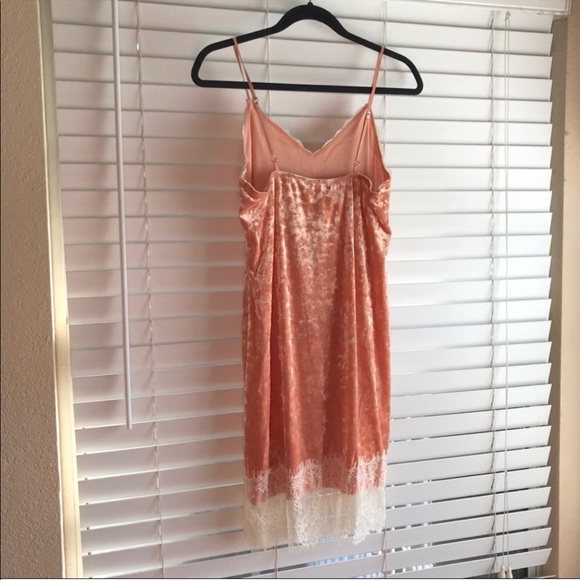 NWOT Cute Velvet Slip Dress Sz M Never Worn - Picture 4 of 5